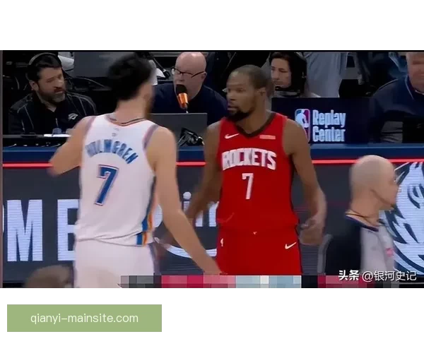 火狼大战裁判失误频出杜兰特罚球成争议焦点引热议 火狼大战裁判失误频出杜兰特罚球成争议焦点引热议